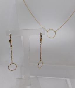 Ohrgehänge mit Collier